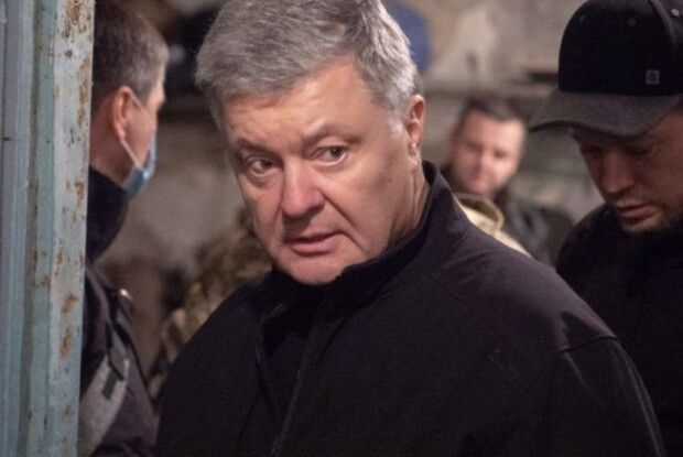 Порошенко закликав власників аптек терміново їх відкрити – є велика проблема з нестачею ліків