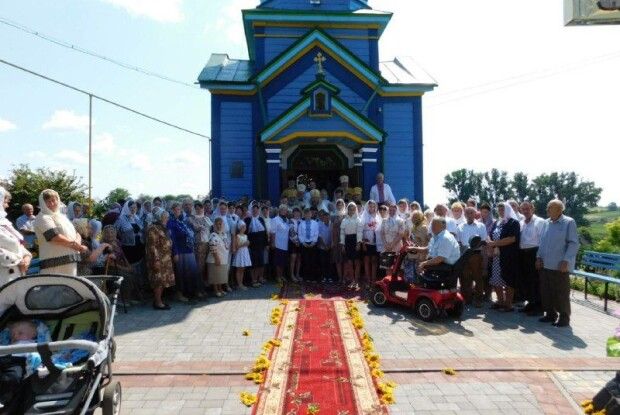 На Горохівщині священника з 30-річчям служіння в парафії привітав митрополит Михаїл