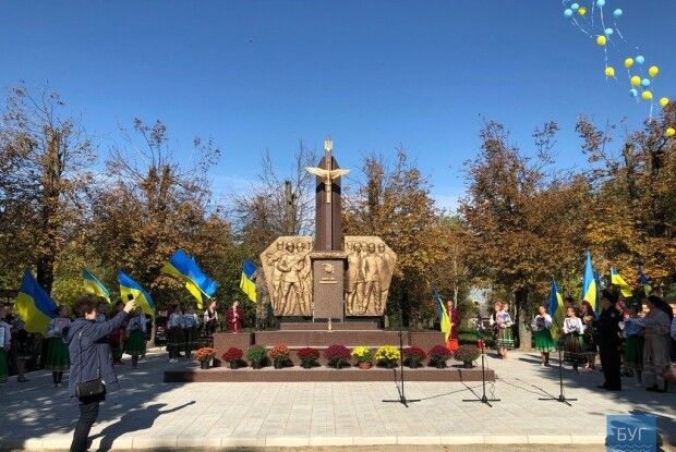 В Іваничах відкрили пам’ятник загиблим Героям АТО та Революції Гідності