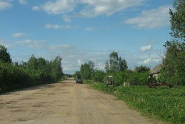 На Волині в кількох селах розрівняють грунтові дороги 
