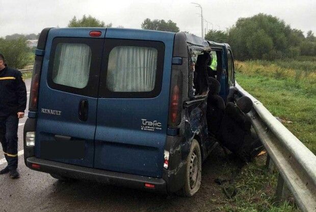 На Рівненщині у ДТП загинули дві людини (Фото)