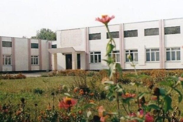 32 учні можуть залишитися без школи