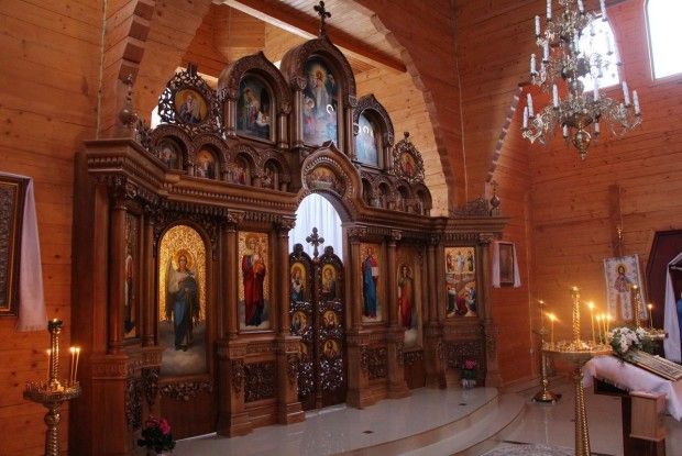 В храмі у Зміїнці освятили усім іконостасам іконостас (фото) 