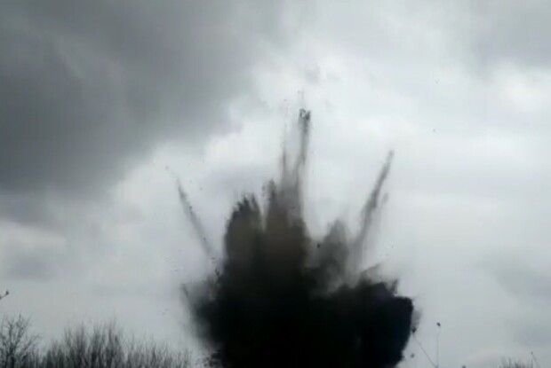 Волонтери з Рівненщини потрапили під обстріл (Відео)