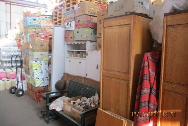 Волинська митниця перевіряє склади з гуманіркою 