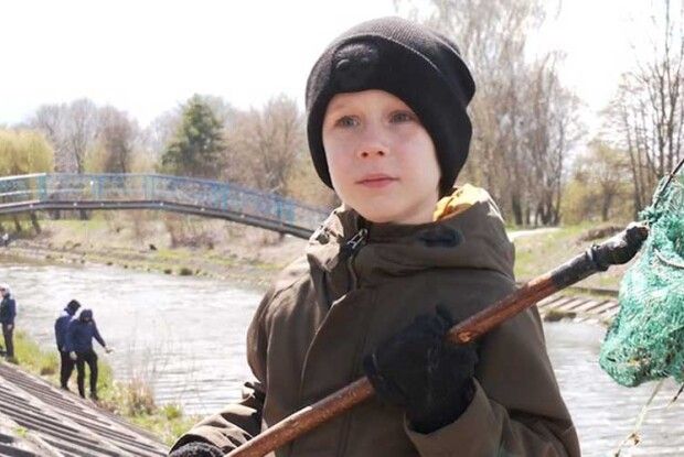 Семирічний хлопчик організував толоку перед Великоднем