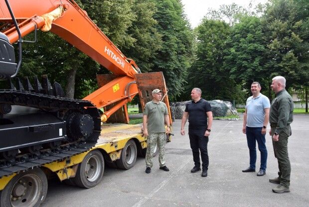Для облаштування кордону та виконання бойових завдань волинські прикордонники отримали спецтехніку 