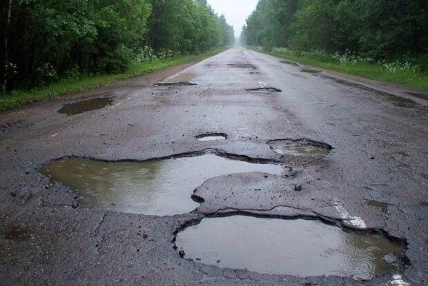 «Гдє дарогі? Дороги будуються лише в бурхливій уяві»