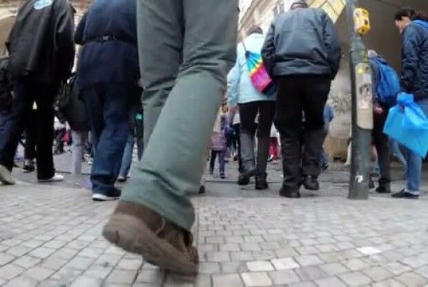 «Кінець епохи бідності»: у Рівному – величезна черга за хлібом (Відео)