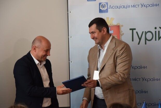 У волинському селі нардепи і представники громад обговорили проблеми децентралізації (Фото)