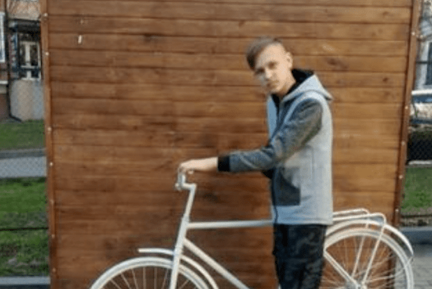 «Дитина почала згасати на очах»: після ковіду у школяра з Рівного проявилася рідкісна хвороба 