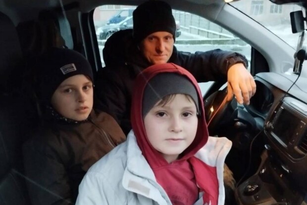 На Рівненщині 10-річний хлопчик передав військовим гроші, які йому подарували на день народження