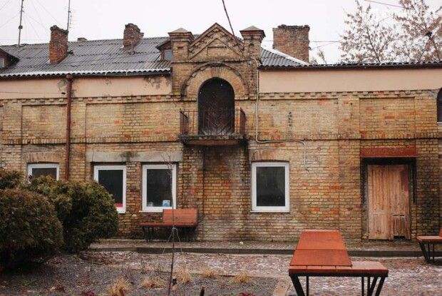 У приміщенні Гостинного двору Прейзлерів у Луцьку може обвалитися балкон 