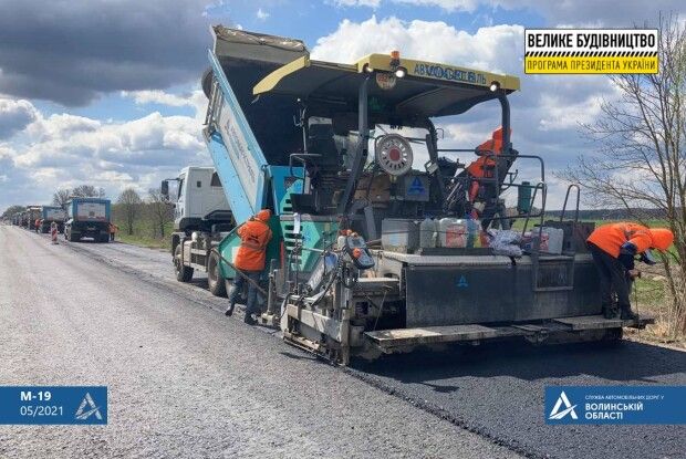 Дорожники працюють без вихідних: як ремонтують трасу по обидва напрямки від Ковеля (Фото) 