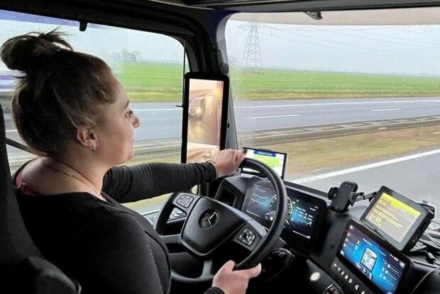 Які «чоловічі» професії освоюють жінки на Волині  