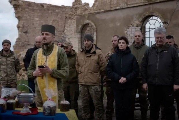 Розбомблена церква і Віра в Перемогу: як на фронті зустрічали Великдень