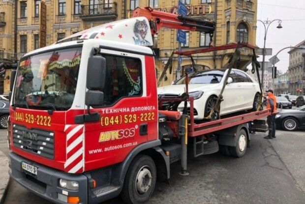 Коли поліція має право евакуювати авто