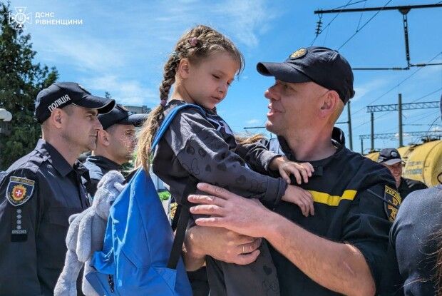 На Рівненщині зустріли сьомий евакуаційний поїзд з Донеччини (Фото)