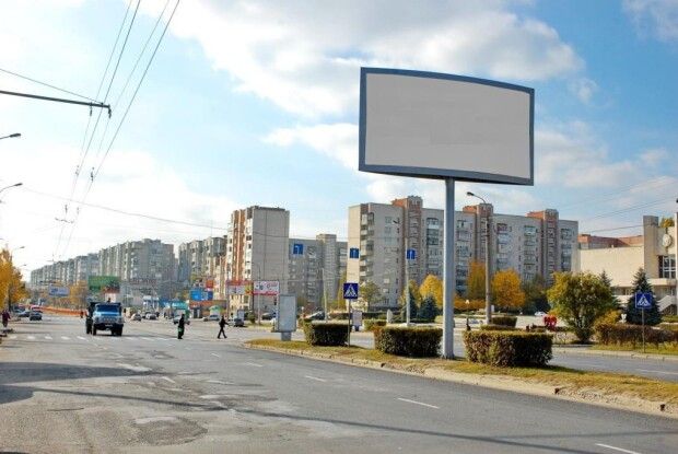 У цьому році Луцьк заробив на рекламі 12 мільйонів