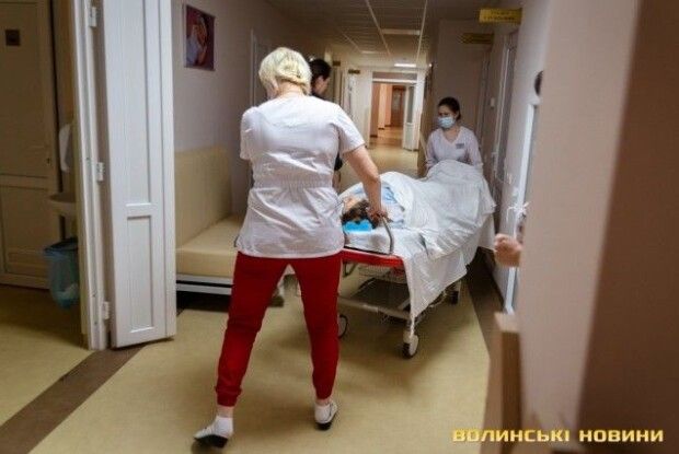 Як народжуються діти війни: Майбутні мами залишають домівки під обстрілами і народжують вже... у Луцьку (Фото)