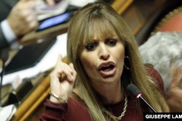 Зеленський зняв санкції з онучки Муссоліні