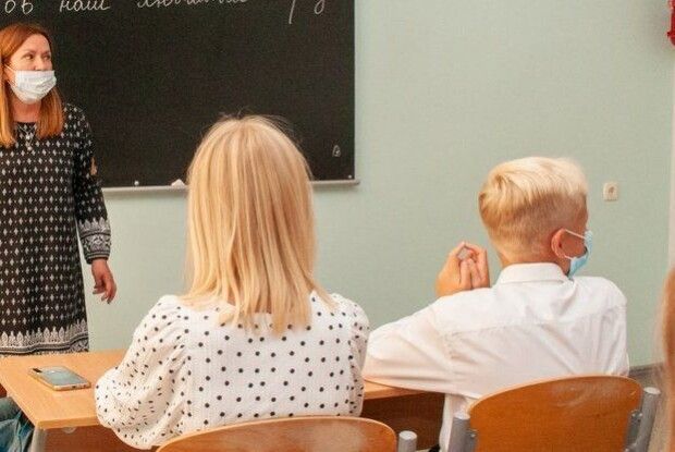 Школярам не вистачає українських підручників: яка ситуація на Волині і Рівненщині