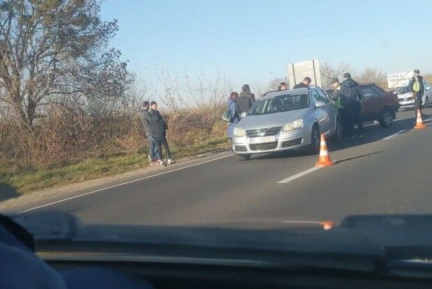 На трасі Луцьк — Львів зіткнулися три автівки — рух ускладнений (Відео)