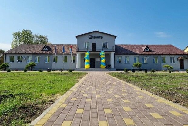 Сонячні панелі і таблички з шрифтом Брайля: на Волині розпочав роботу оновлений ЦНАП