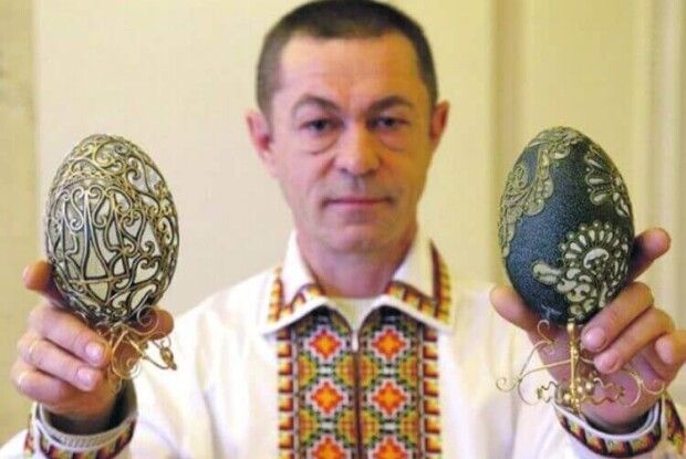 Майстер з Волині витворяє чудеса з яєчної шкарлупи