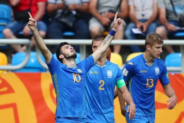 На ЧС  U-20  Сергій Булеца одержав «Срібний м'яч», а Данило Сікан – «Срібну бутсу»