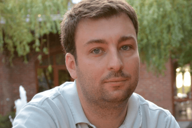 У Німеччині банкір попросив у друга, якого знає 30 років, паспорт, щоб переконатися, що це він 