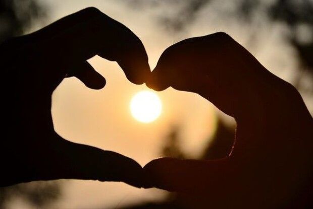 Юнак продав дружину 55-річному чоловікові за ціною смартфона і обіду