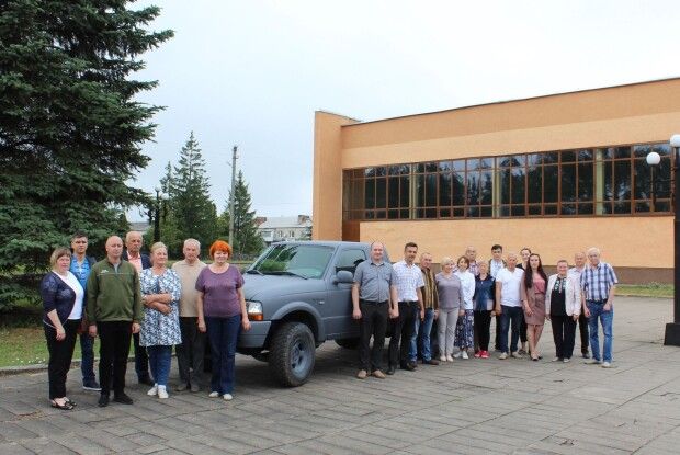 Завдяки спільним зусиллям у громаді на Волині придбали автівку для захисників  