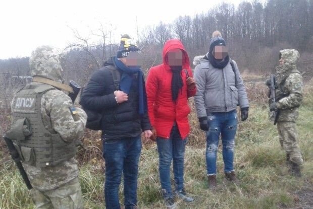 Шестеро нелегалів затримали біля кордону з Польщею та Словаччиною