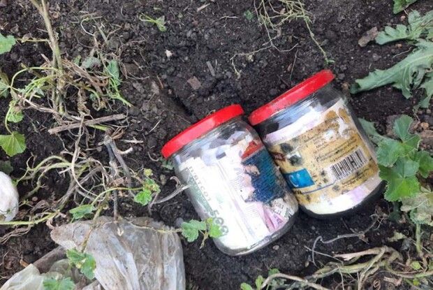 Копи перекопали жінці город, бо та забула, де заховала гроші
