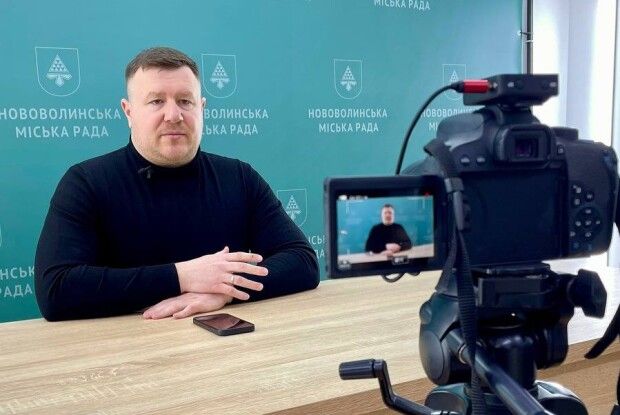 Мер Нововолинська відвіз на фронт катер