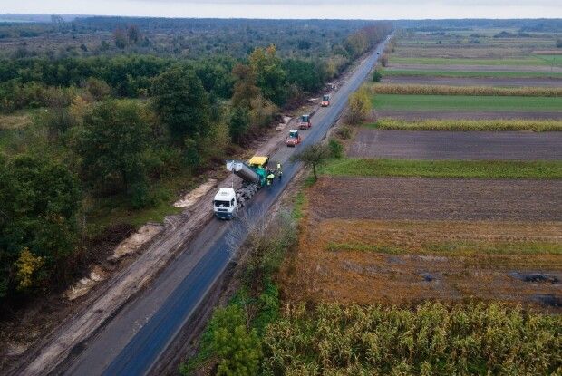 На Волині постелили новий асфальт на шляху від Смідина до Лукова (Фото)