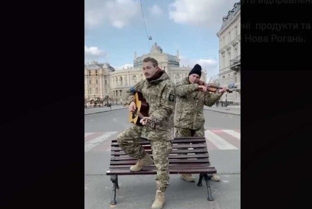 «А ми на дно Володю пустим»: відомий музикант Микола Серга у теробороні Одеси склав підбадьорюючу пісню