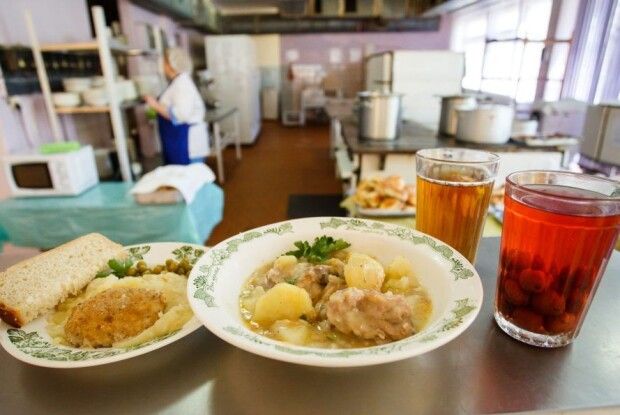 У школах Луцька зросте вартість харчування