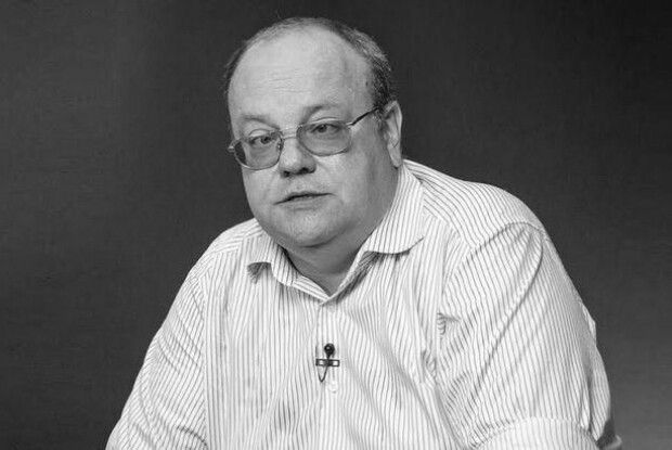 Відомого футбольного журналіста, який помер у минулому році, повісткою просять зʼявитися до ТЦК