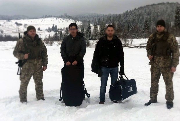 Затримали двох французів з тютюновою контрабандою (Фото)