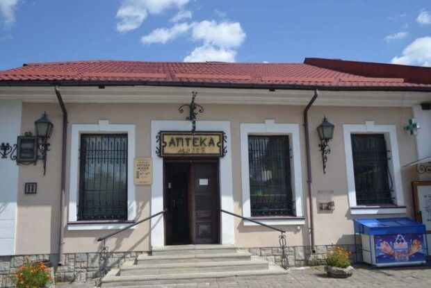 Луцька аптека-музей отримує сировину для виготовлення ліків з різних куточків світу