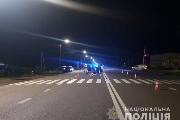 На Волині за вихідні водійки збили трьох пішоходів і мотоциклістку