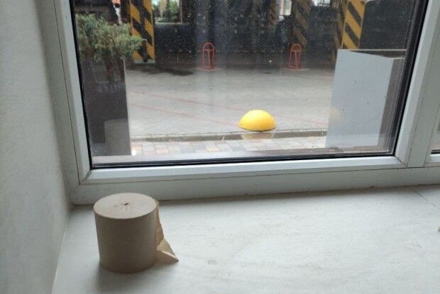 Лучанин так хотів помститися мешканцям елітного під’їзду в центрі міста, що справивив там нужду? (Відео, фото 18+)