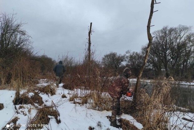 На Західному Бузі знайшли і знищили низку «підривок» для риби (Фото)