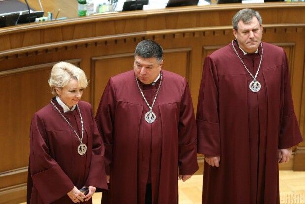 Президент Зеленський відсторонив скандального голову КС Тупицького на два місяці