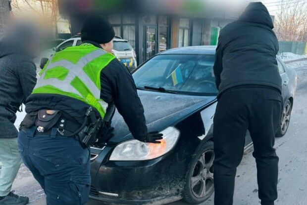 У місті на Волині патрульні рятували місто від затору
