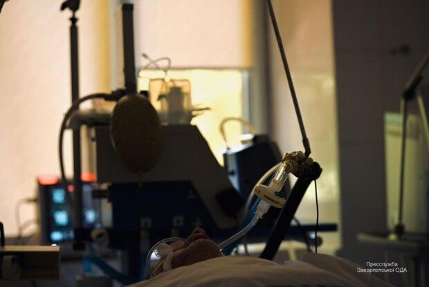 Хворіє на рак та COVID-19: врятували породіллю з немовлям (Відео)