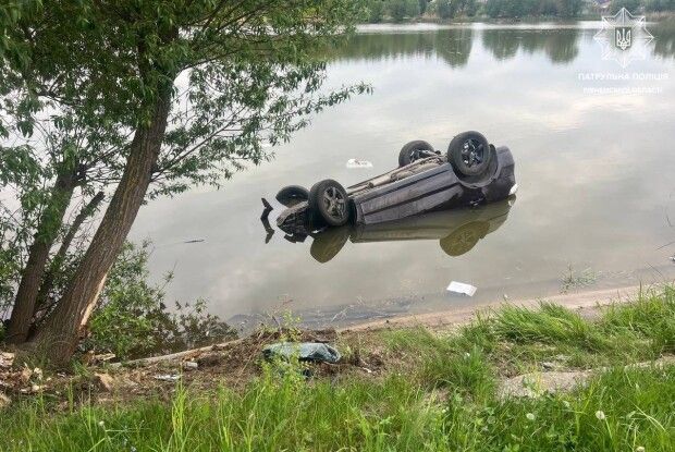П'яна водійка не пам'ятає, як «пірнула» в озеро на Рівненщині