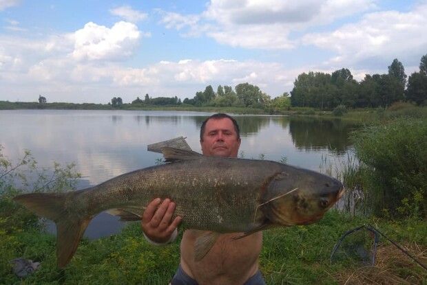 ВолинЯКА упіймав рибинЯКУ, під закуску з якої можна вдудлити дві відрі горілЯКИ (Оновлено)